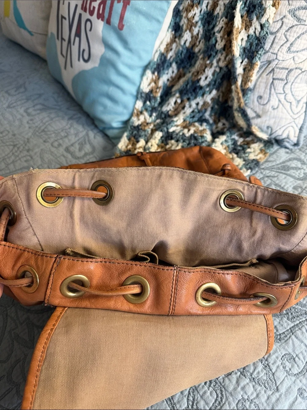 PREOWNED Vintage Fossil Classic Tan Leather Backpack Medium Size